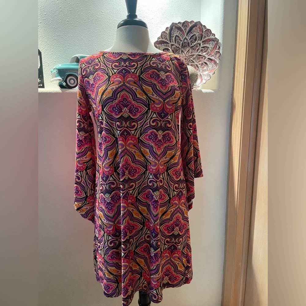 Axyeh patterned stretchy bright dress medium EUC